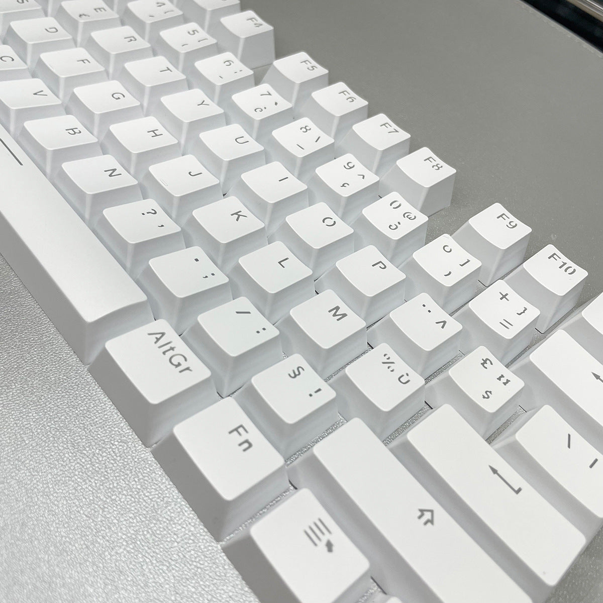 French White Shine-Through Keycaps