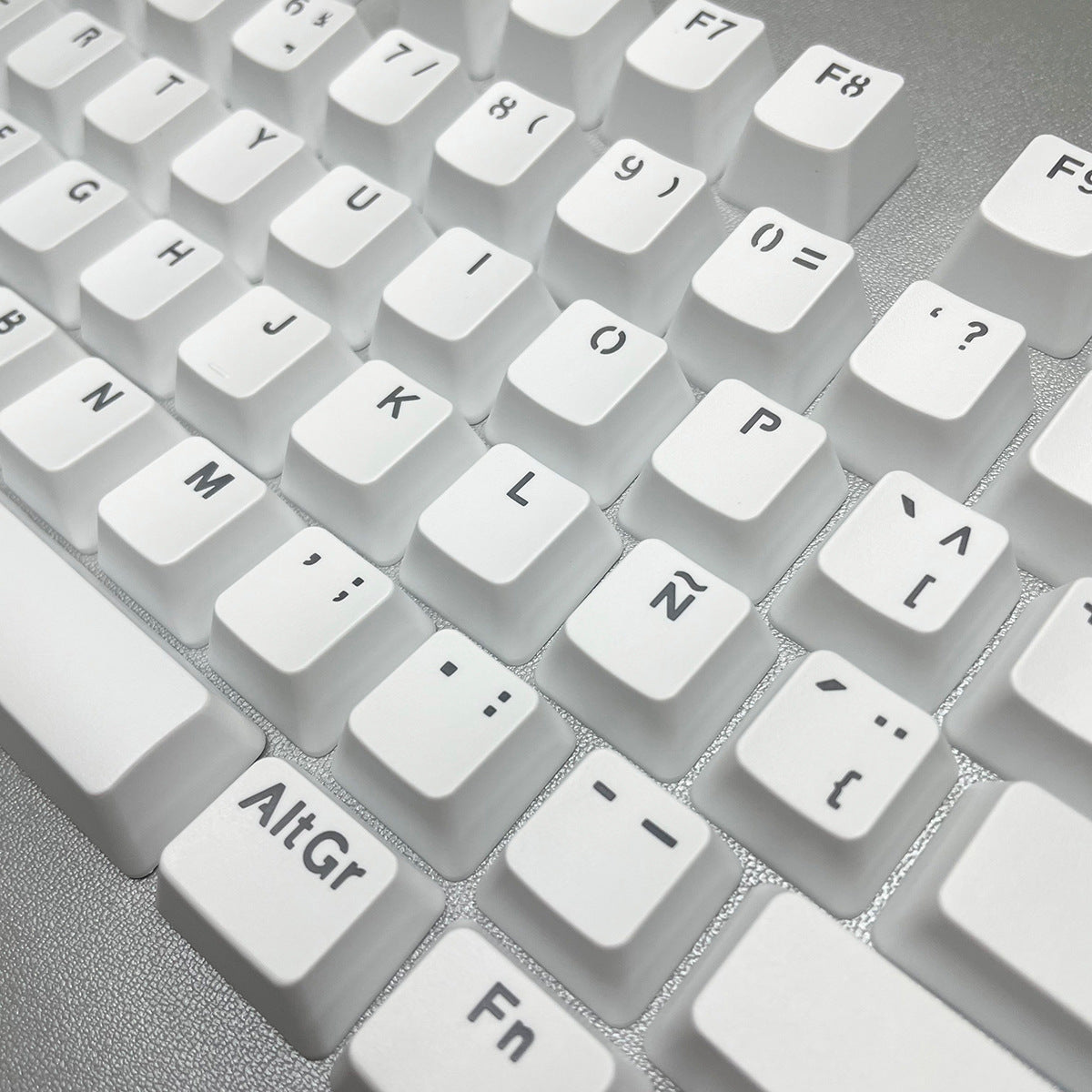 Spanish White Keycaps