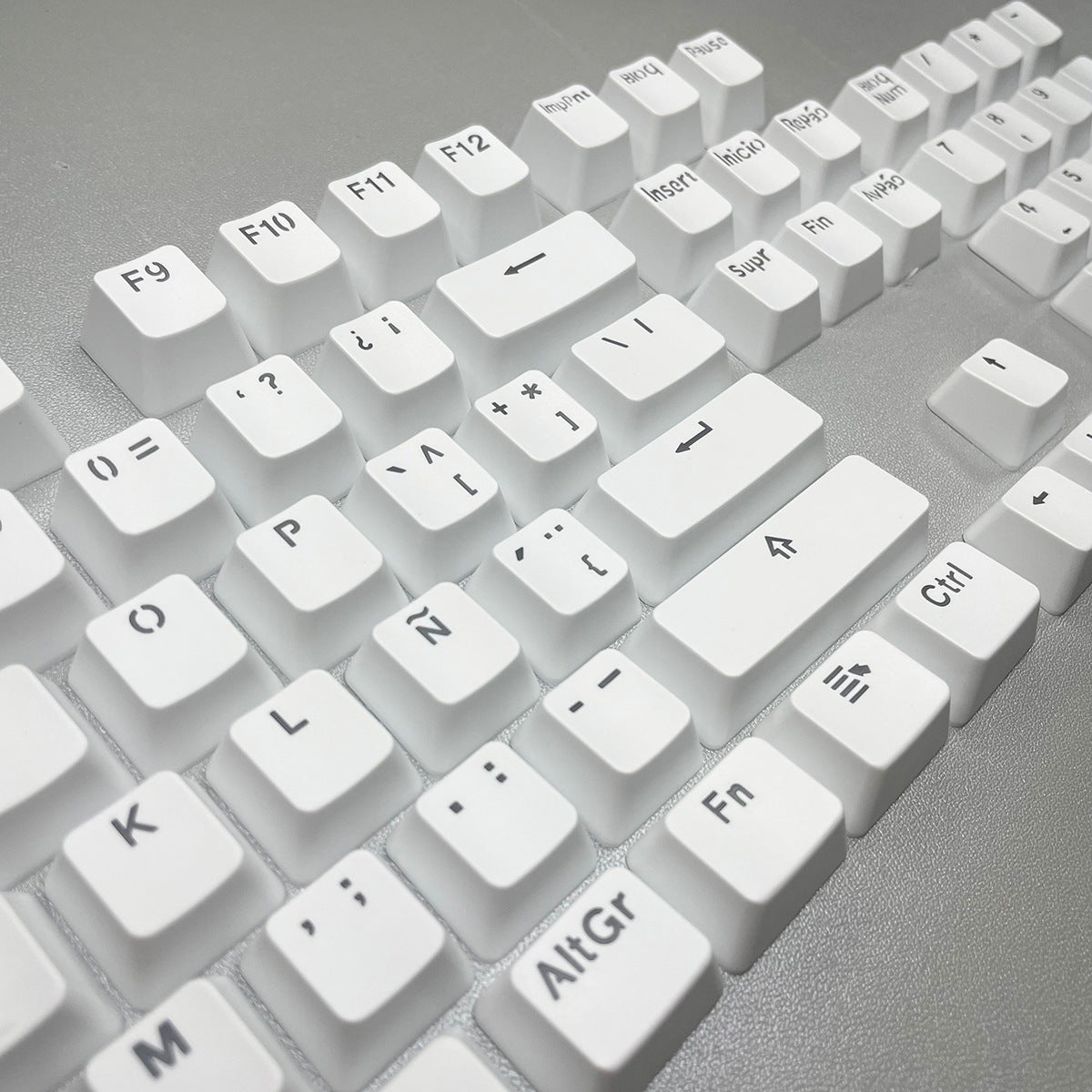 Spanish White Keycaps